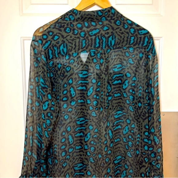 Equipment sheer silk cheetah print teal green button down blouse Womens Size M - Picture 6 of 8